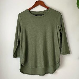Kirklands Olive Green Crew/Swoop Neck Quarter-Length Sleeve Women’s Shirt Small